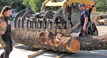preparing log for live edge wood slabs